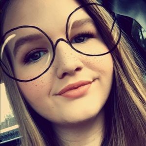 Meet your Posher, Carly